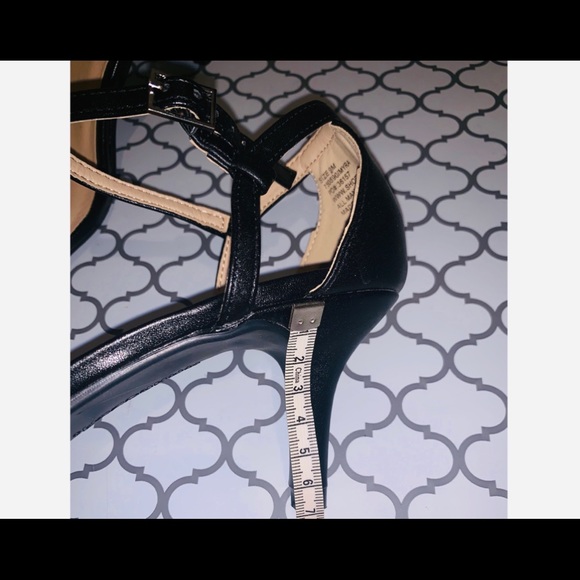 Black ankle strap heel - Picture 3 of 3